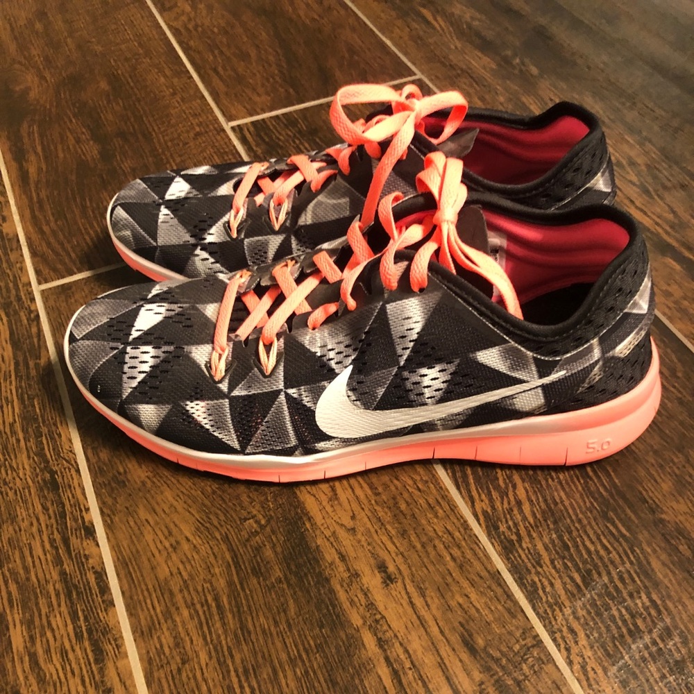 Women’s Nike trainer tennishoes. Brand New